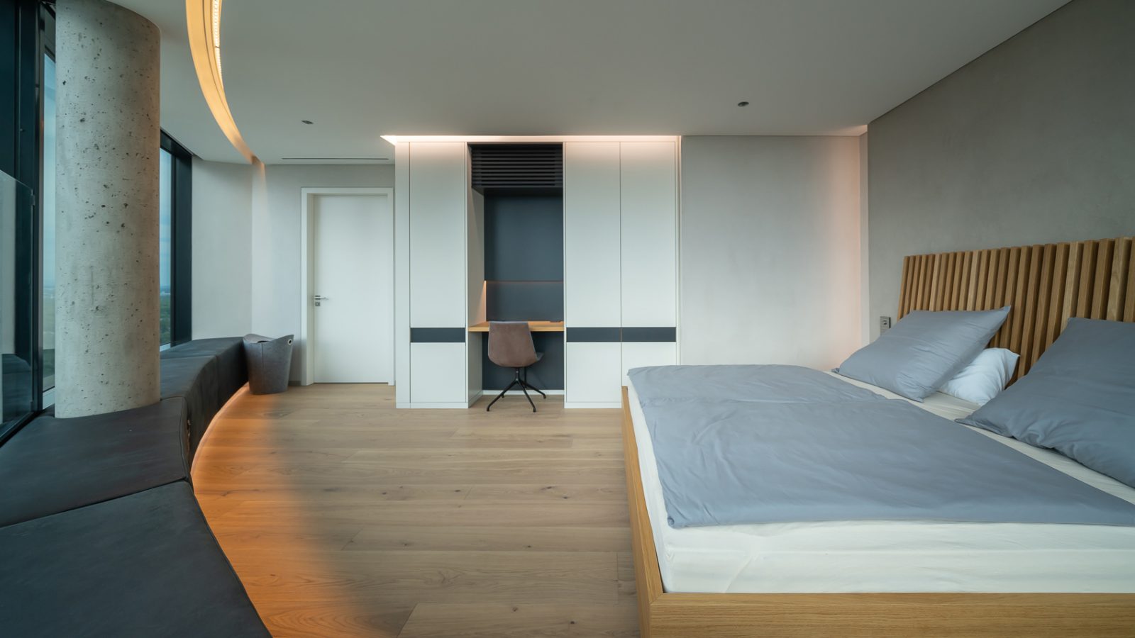 Schlafzimmer und Bad